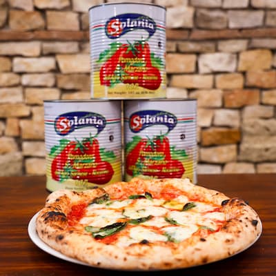 Solania pizza Margherita con Pomodoro San Marzano